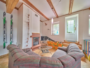 TV, peis, DVD-spiller og fotballspill