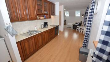 Réfrigérateur, four, plaque de cuisson, lave-vaisselle