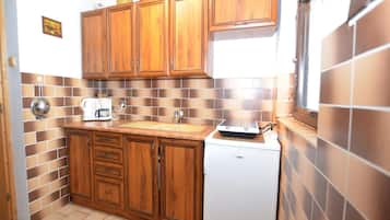 Refrigerador, placa de cocina, cafetera/tetera