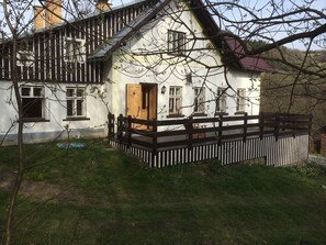 Exterior - Spacious holiday home in Zlata Olesnice (Zlata Olesnice)