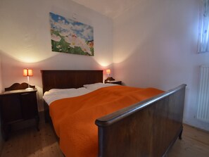 6 Schlafzimmer, Bügeleisen/Bügelbrett, WLAN