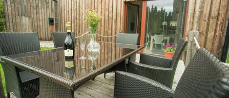 تناول الطعام بالخارج