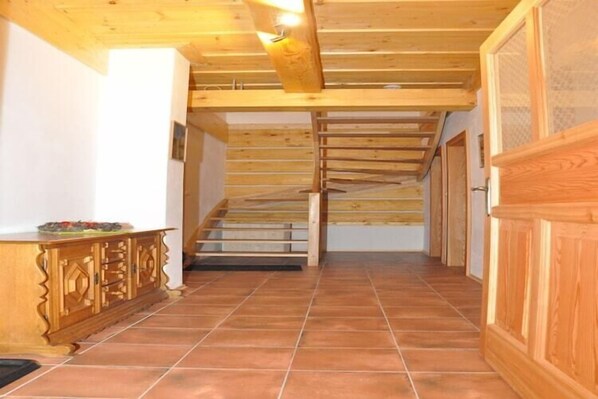 Interior - Spacious Group Retreat (Dlouhý)