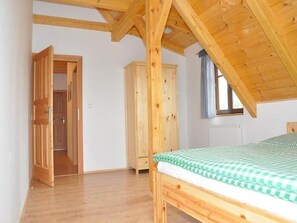 Bedroom - Spacious Group Retreat (Dlouhý)