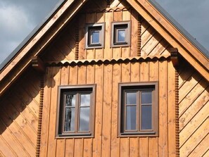 Außenseite Ferienhaus [Sommer]