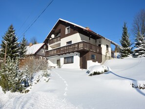 Exterior - Spacious cottage in the Giant Mountains, 1 km from the skislopes (Jestřabí V Krkonoších)