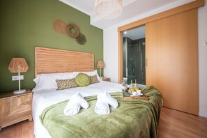 2 habitaciones, tabla de planchar con plancha y wifi gratis 