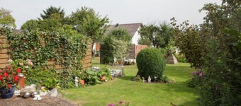 Attractive apartment in Bettenfeld with garden