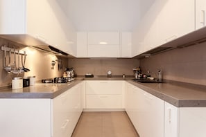 Luxury Apartment, 1 Bedroom | Private kitchen