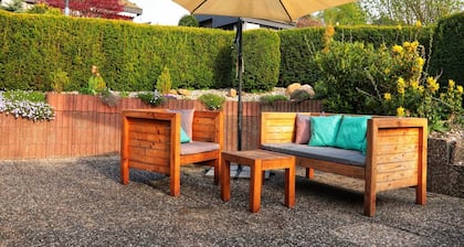 Ruhiger Bungalow am Hennesee mit Terrasse