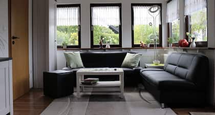 Ruhiger Bungalow am Hennesee mit Terrasse