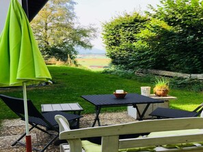 تناول الطعام بالخارج