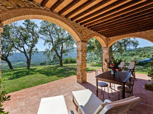 Farmhouse in Suvereto with Sea Views