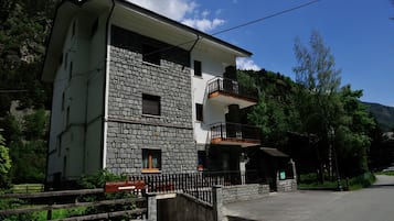 Esterni