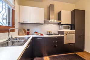 Kühlschrank, Ofen, Geschirrspüler