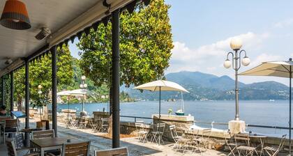 Maison au bord du Lac Majeur avec piscine