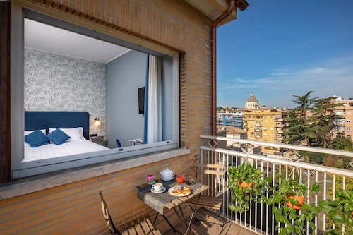 Bloom Hotel Rome
