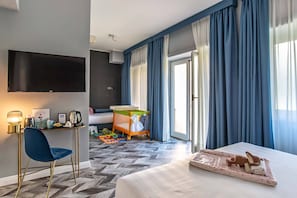 1 bedroom, minibar, in-room safe, desk