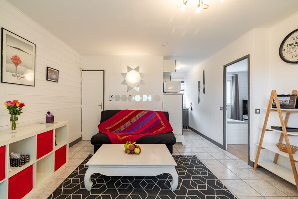 Télévision, chaîne hi-fi