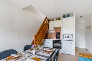 Frigorifero, microonde, forno, macchina per tè/caffè