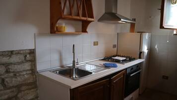 Frigorifero, forno, macchina per tè/caffè, seggiolone