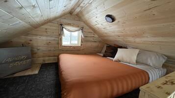 2 chambres, lit parapluie, draps fournis