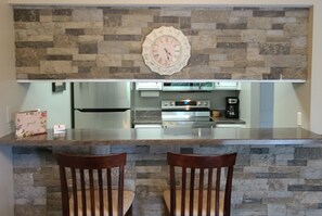 Fridge, microwave, oven, stovetop - A Stone's Throw - 2bedrm/2bath 3 Pools & Hot Tub! (Branson)