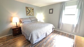 2 bedrooms, iron/ironing board, free WiFi, bed sheets