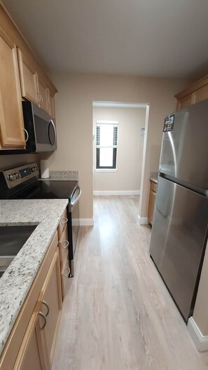 Fridge, microwave, oven, stovetop - Peaceful Possibilities - 3bedrm/3bath 3 Pools & Hot Tub! (Branson)