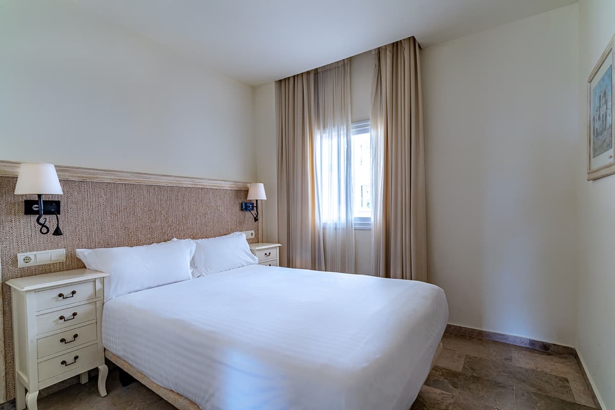 Desk, WiFi (free), bed sheets