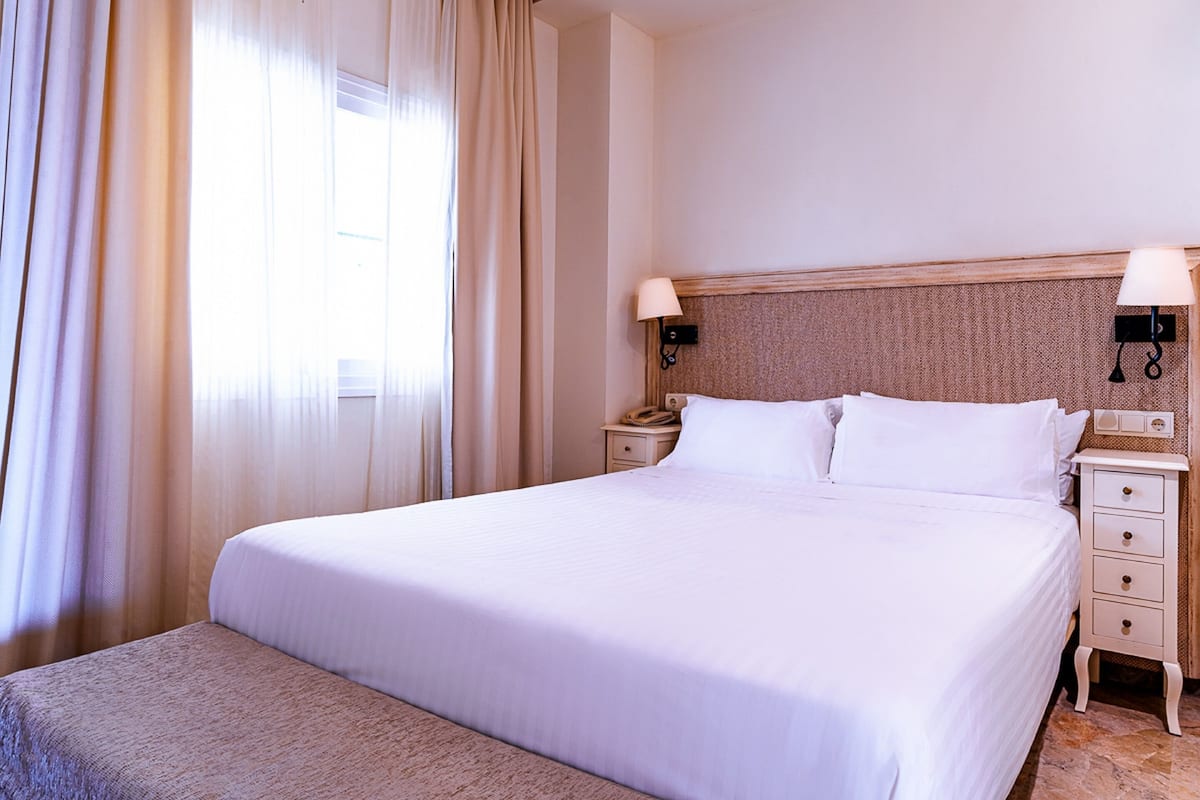 Desk, WiFi (free), bed sheets