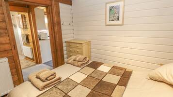 Cottage | 1 bedroom, individually decorated, individually furnished, free WiFi