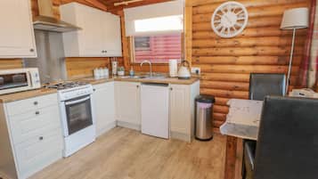 Casa de campo | Cozinha privada | Geladeira, chaleira elétrica, torradeira