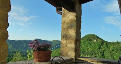 Pretty Farmhouse with pool