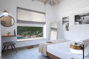 3 bedrooms, in-room safe, iron/ironing board, WiFi