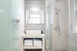 Free toiletries, hair dryer, towels - Beautiful Villa Nona with unique views at Sivota Bay (Syvota)
