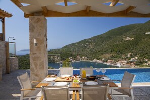 Outdoor dining - Beautiful Villa Nona with unique views at Sivota Bay (Syvota)