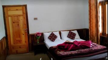 Standard Double Room | Bed sheets