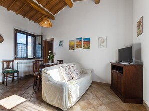 Télévision, table de tennis de table