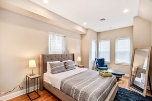 5 habitaciones, tabla de planchar con plancha, internet y ropa de cama 