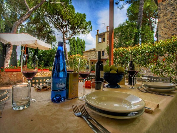 Outdoor dining