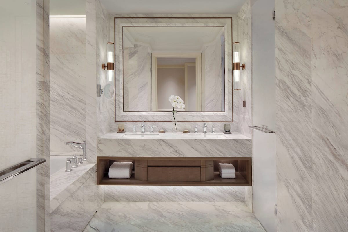 Separate tub and shower, free toiletries, hair dryer, bathrobes