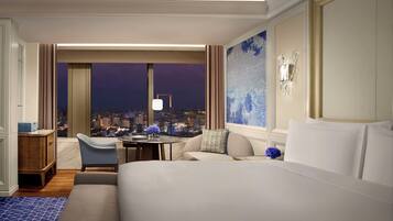 Bộ đồ giường cao cấp, két bảo mật tại phòng, màn/rèm cản sáng