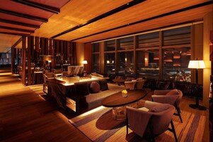 酒吧（店内）