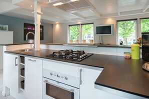 Microwave, oven, dishwasher