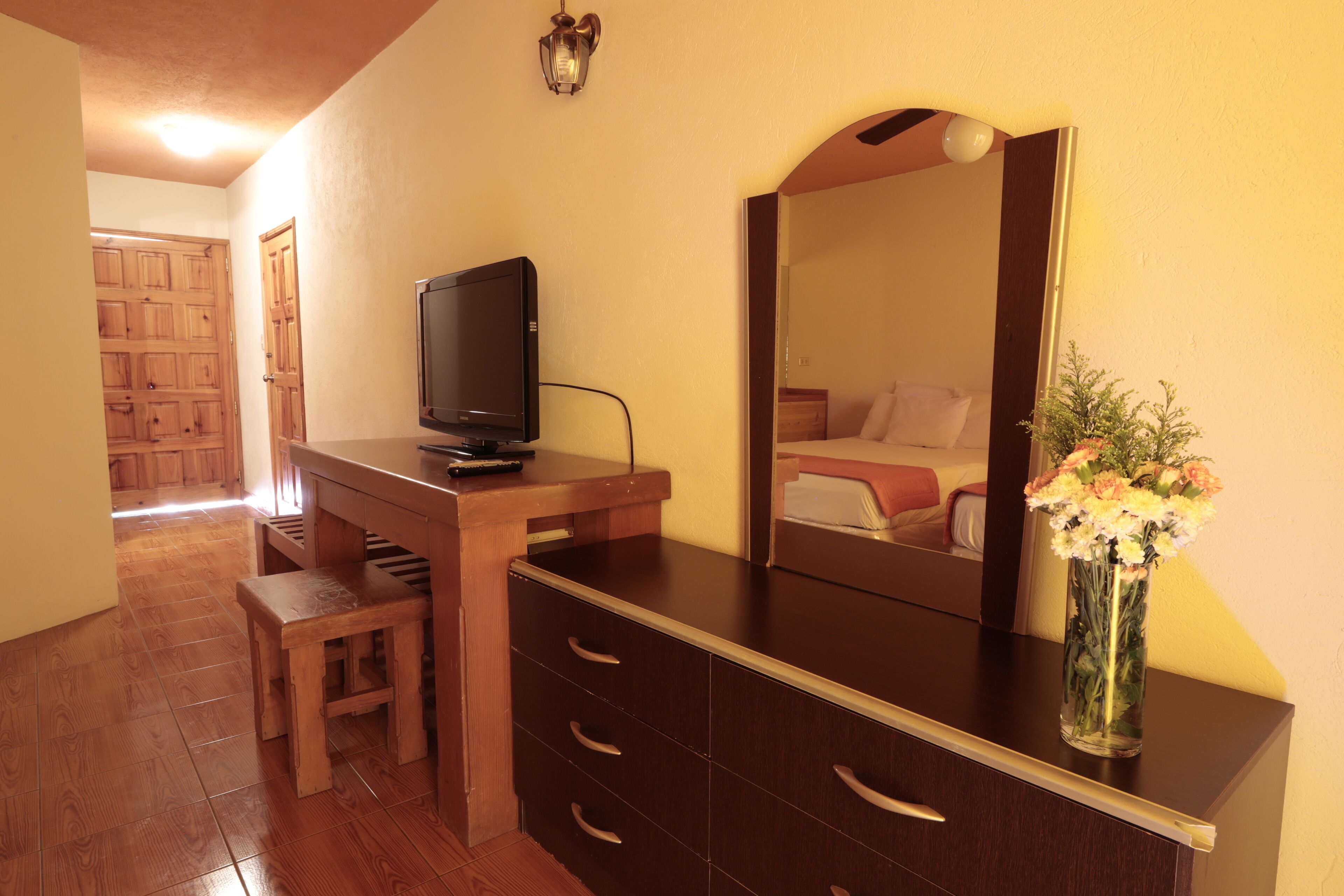 1 bedroom, bed sheets