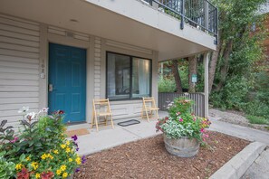 Exterior detail - The Creekside Retreat: Steps to all of Telluride (Telluride)
