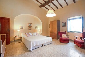 4 Schlafzimmer, Bügeleisen/Bügelbrett, WLAN