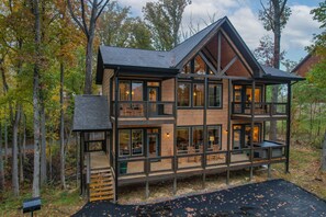 Exterior - Hot Tub, Fireplace, Private Balcony, Views, Game Room & Free Attractions! (Gatlinburg)