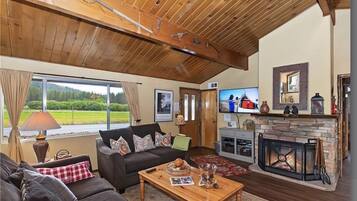 Smart TV, fireplace, offices